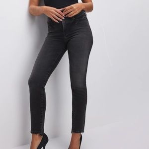 Good American size 2 / 26 SOFT-TECH GOOD CLASSIC SLIM STRAIGHT JEANS